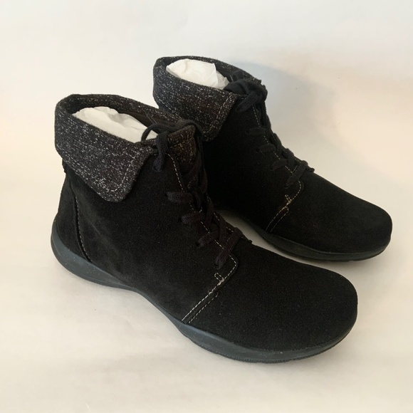 Clarks Women's Roseville Black Suede Lace up Ankle Boot Round Toe Casual Bootie - Picture 10 of 14